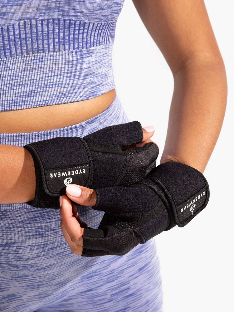 Rękawiczki Damskie Ryderwear Women Gloves Wrap Lifting Czarne | PL1052GL