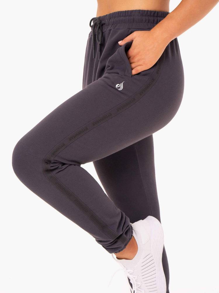 Spodnie Sportowe Damskie Ryderwear Women Track Pants Base High Waisted Szare | PL1100AP