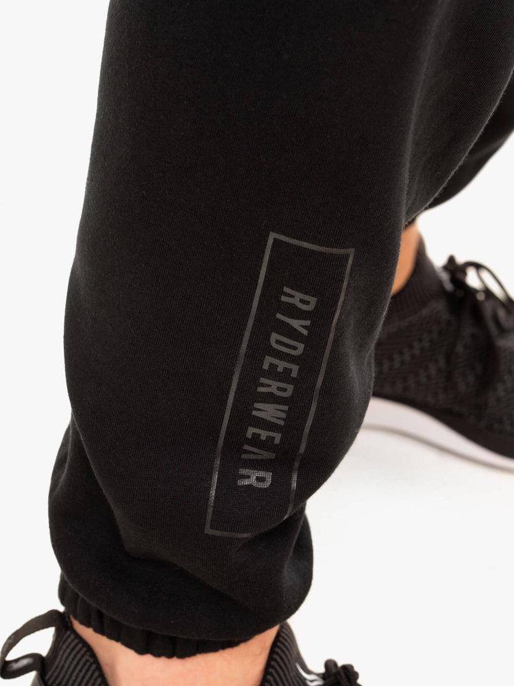 Spodnie Sportowe Męskie Ryderwear Men Track Pants Recharge Relaxed Czarne | PL3117KI