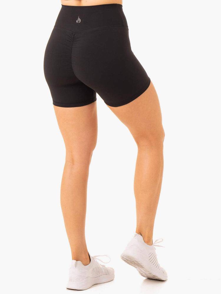 Szorty Damskie Ryderwear Women Shorts Serene Cross Over Scrunch Czarne | PL2046XF