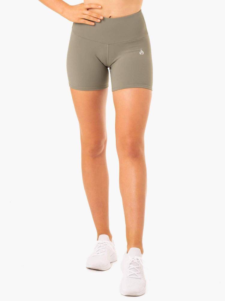 Szorty Damskie Ryderwear Women Shorts Staples Scrunch Bum Mid Length Khaki | PL1987FM