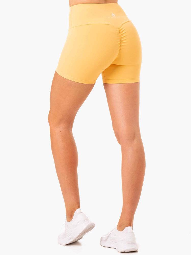 Szorty Damskie Ryderwear Women Shorts Staples Scrunch Bum Mid Length Mango | PL2018LH