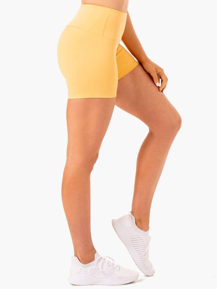 Szorty Damskie Ryderwear Women Shorts Staples Scrunch Bum Mid Length Mango | PL2018LH