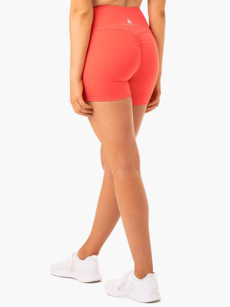 Szorty Damskie Ryderwear Women Shorts Staples Scrunch Bum Mid Length Koralowe | PL2207MA